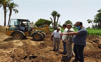 إزالة 10 حالات تعدي على أراضي زراعية ومخالفات البناء فى أسيوط