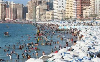 رفع الرايات الحمراء على شواطئ الإسكندرية لارتفاع الأمواج.. وإخلاء شاطئ استانلي