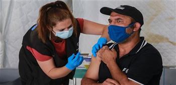 الحكومة اليونانية تقدم مكافآت نقدية للأطباء لتسريع برنامح التطعيم ضد كورونا 