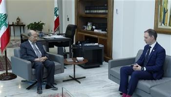 السفير البريطاني يؤكد استمرار بلاده بدعم لبنان