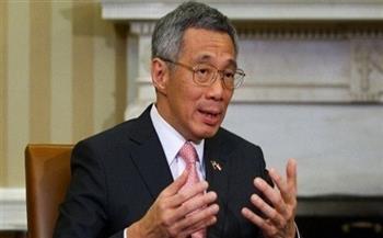 رئيس وزراء سنغافورة يحث كبار السن على التطعيم ضد كورونا