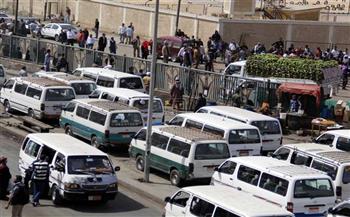 برلماني يطالب بوضع استيكرات بتعريفة الأجرة على سيارات الأجرة