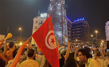 بعد قرارات الرئيس التونسى.. سياسيون يوضحون سيناريوهات الوضع فى البلاد: التأييد الشعبى يغير المعادلة
