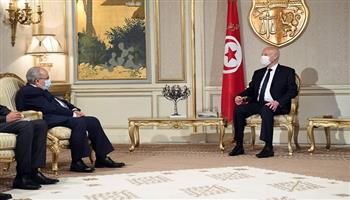 الرئيس التونسي يستقبل وزير الخارجية الجزائري