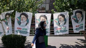 الرئيس الإيراني يقيد صلاحيات نقابة المحامين بقانون جديد
