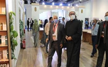 أمين "البحوث الإسلامية" يزور جناح الأزهر بمعرض الكتاب