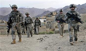 خوفاَ من الانتقام.. واشنطن تخطط لنقل 50 ألفاً من الموالين لها في أفغانستان