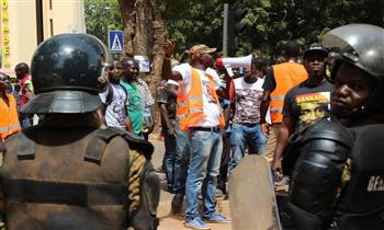 الآلاف يتظاهرون في بوركينا فاسو بسبب هجمات المتشددين