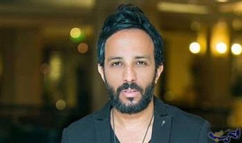أحمد عصام للمطرب محمد منير: «ربنا يديك الصحة»