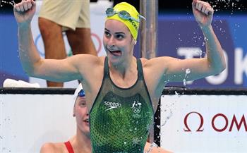 طوكيو 2020.. السباحة الأسترالية ماكيون تتوج بذهبية سباق 200 متر ظهر