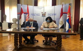 توقيع الاتفاق التمهيدي للتآخي بين مدينتي «شرم الشيخ» و«نيش» في دولة صربيا