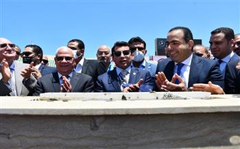 وزير الرياضة ومحافظ بورسعيد يضعان حجر أساس استاد «المصري»