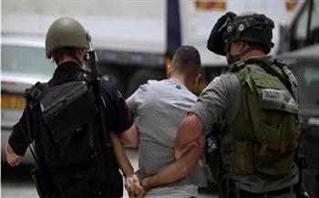 الاحتلال الاسرائيلي يعتقل شابا من مخيم العروب بعد الاعتداء عليه