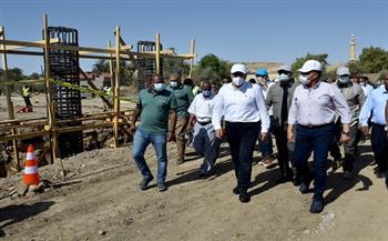 رئيس الوزراء يتفقد في أسوان مشروعات «حياة كريمة» لتطوير الريف