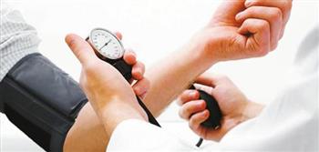  أسباب وأعراض انخفاض ضغط الدم وطرق الوقاية منه