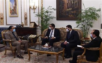 مدبولي يلتقي الشاب المصري مصطفى قنديل الرئيس التنفيذي لشركة «سويفل» (صور)