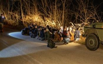 لاتفيا تعلن حالة الطوارئ على حدودها مع بيلاروسيا لمنع تدفق المهاجرين غير الشرعيين