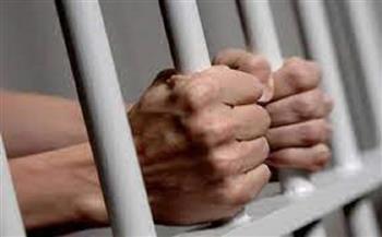 حبس تاجر بتهمة تحرير شيكات بدون رصيد بالنزهة