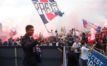 جماهير باريس سان جيرمان تحتفل بـ«ميسي» (صور)