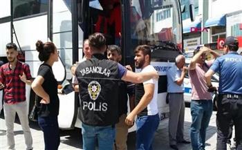 تركيا تعتقل 51 طالب لجوء في غرب البلاد منهم من جنسيات عربية