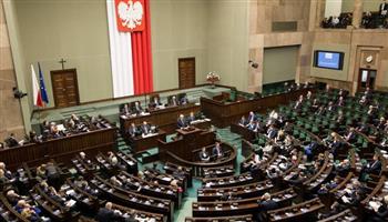 البرلمان البولندي يوافق على قانون الإعلام المثير للجدل