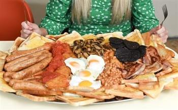 وجبة إفطار عملاقة تثير تحديًا غريبًا للأكل مجانًا فى المملكة المتحدة