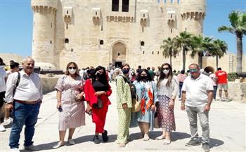 زيارة المؤثرين العرب لقلعة قايتباي بالإسكندرية للترويج للمقصد المصري