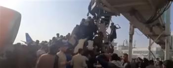 بالفيديو.. لحظة ‏سقوط أفغان من الطائرة خلال محاولة فرار بعد سيطرة طالبان على الحكم