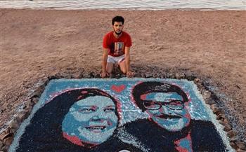 على شاطئ دهب.. فنان يدهش الجميع برسم صورة لسمير غانم ودلال عبد العزيز (فيديو)