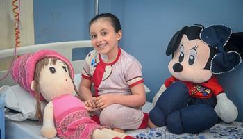 وزيرة الصحة: تماثل الطفلة الفلسطينية «بيان» للشفاء بعد تلقيها الرعاية الطبية اللازمة 