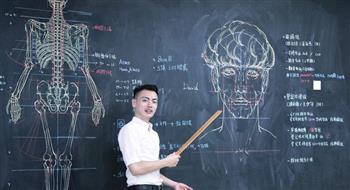 بسبب رسوماته على السبورة.. أستاذ جامعي فى تايوان يكتسب شهرة عالمية 