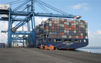 تداول 23 سفينة حاويات وبضائع عامة بميناء دمياط