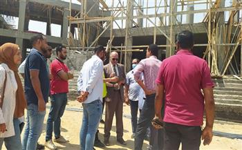 رئيس جامعة الأقصر يتابع الإنشاءات الحديثة بالكليات في مدينة طيبة