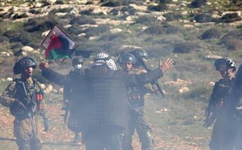 الاحتلال الإسرائيلي يعتقل 5 أشخاص خلال قمع وقفة منددة بالاستيطان في الخليل