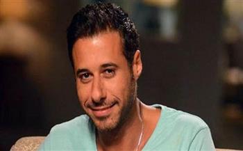 أحمد صلاح السعدني يروج لفيلم "200 جنيه"