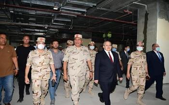 رئيس الهيئة الهندسية للقوات المسلحة ورئيس جامعة القاهرة يتفقدان معهد الأورام الجديد بالشيخ زايد