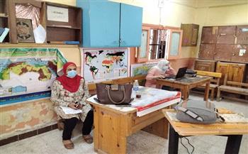 تطعيم العاملين في قطاع التعليم بالإسكندرية ضد فيروس كورونا