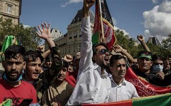 مئات الأفغان يتظاهرون في باريس للمطالبة بإنقاذ عائلاتهم