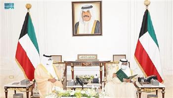 ولي عهد السعودية يرسل إلى نظيره الكويتي رسالة خطية تتعلق بالعلاقات الثنائية