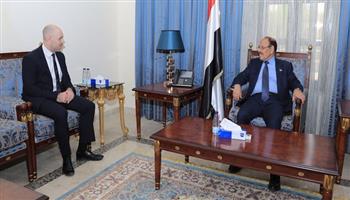 نائب الرئيس اليمني يؤكد ضرورة مضاعفة المجتمع الدولي ضغوطه على المليشيات الرافضة للسلام