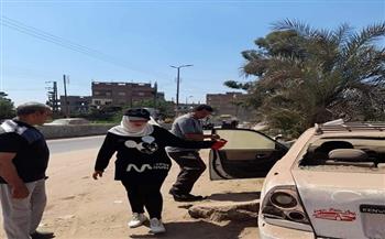 ضبط 3 سيارات متهالكة وحملة نظافة في جولة لرئيس مدينة شبين الكوم بالمنوفية
