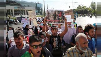 أفغان يحتجون في أثينا ويهتفون "نريد السلام من العالم"