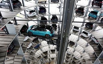 بلومبرج: النقص في رقائق صناعة السيارات لم ينتهِ بعد