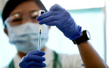 اليابان تبحث استخدام أكثر من لقاح لتطعيم الشخص الواحد ضد كورونا