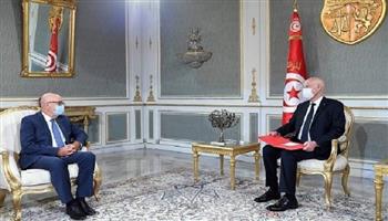 أنباء عن تكليف الرئيس التونسي محافظ البنك المركزي برئاسة الحكومة
