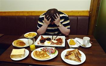«لم ينجح أحد».. تعرف على تحدي الإفطار الضخم في بريطانيا