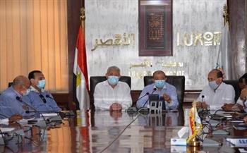 وزير التنمية المحلية يتابع معدلات تنفيذ مشروعات تطوير الريف المصري بالأقصر