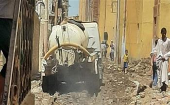 "الشكاوي الحكومية" تنهي أزمة طفح خزانات الصرف بقرية شلقام ببني مزار بالمنيا 