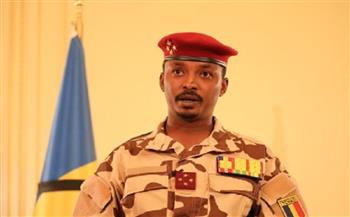 رئيس المجلس العسكري التشادي يبحث مع مسؤولين سودانيين العلاقات الثنائية
