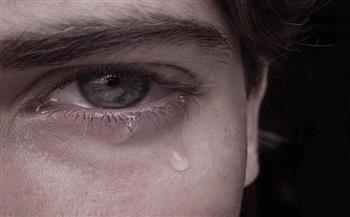 ليس الحزن فقط.. 6 أسباب لدموع العين وطرق علاجها